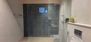 Deluxe Double Room, Garden View | Bathroom | Shower, towels, soap, shampoo - Nirmala's Farm House (Tarangambadi)