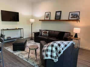 Superior Suite, Private Bathroom (Garden Suite #2) | Lounge