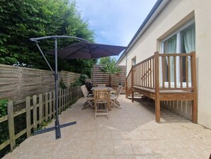 Outdoor dining - Gîte la rose des vents 8 people Port en bessin (Port-en-Bessin-Huppain)