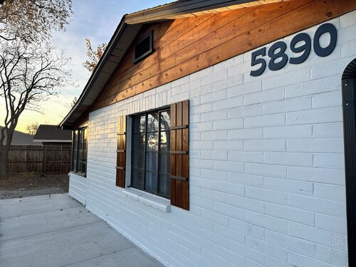 Clean 2bdrm on Carson River with AC - 5 mins to downtown Fallon - 15 mins to i80