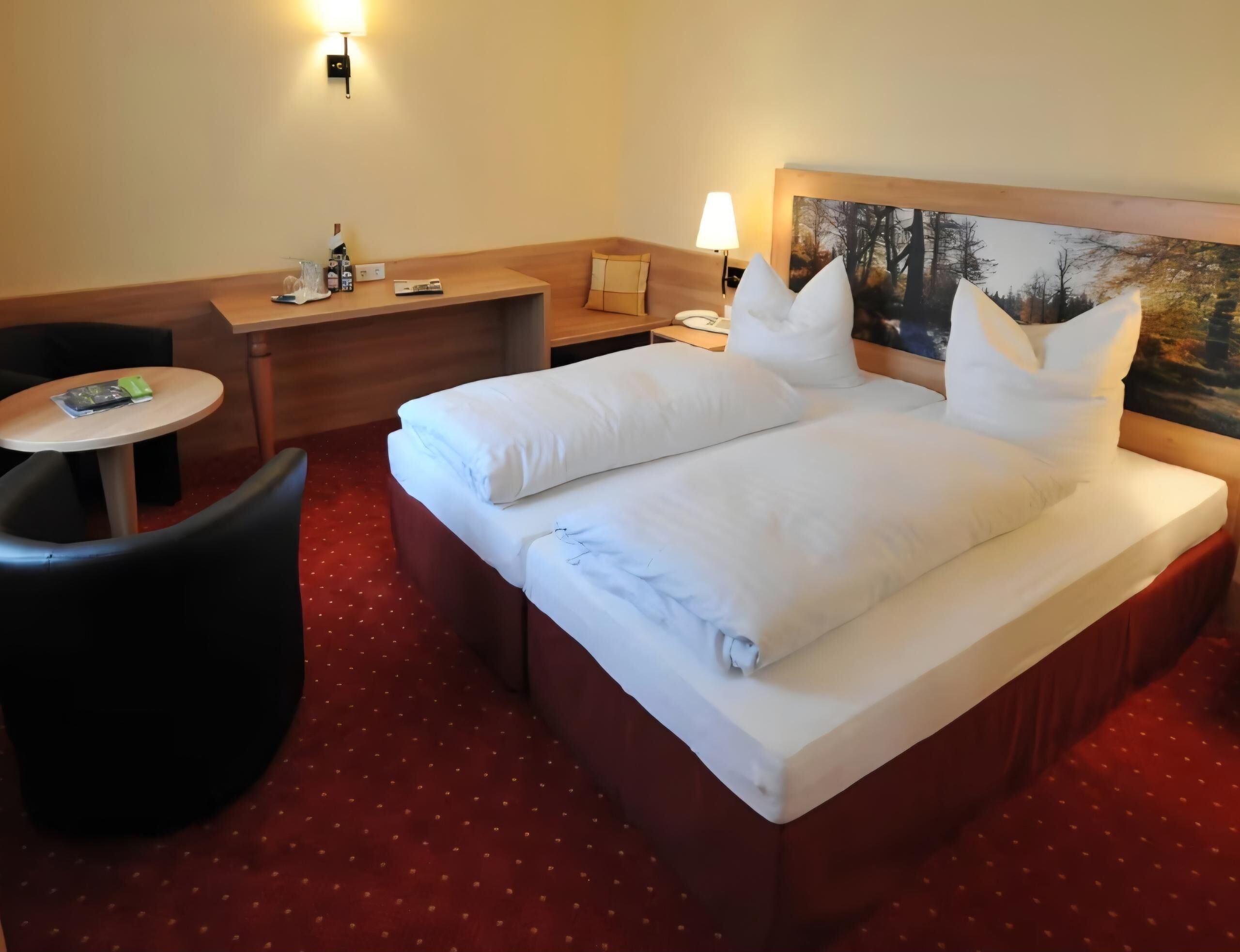 Double Room | Desk, bed sheets