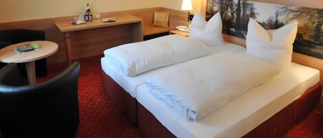 Chambre Double | Bureau, draps fournis