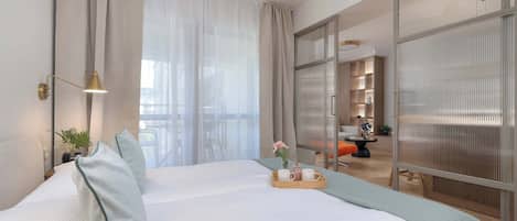 Desk, iron/ironing board, travel cot, WiFi
