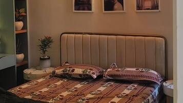 1 bedroom, iron/ironing board, WiFi, bed sheets