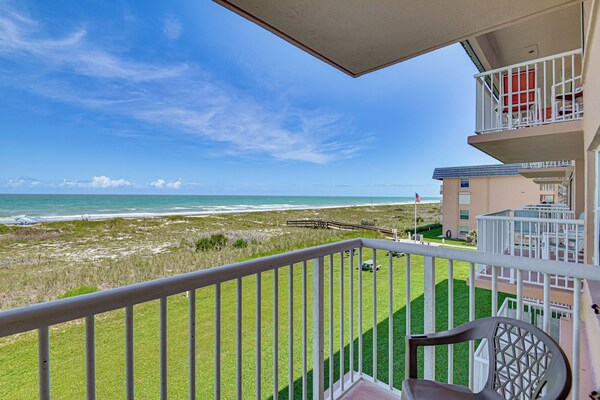 Ocean-view Balcony & Pool Access! Cocoa Beach Gem - Cocoa Beach