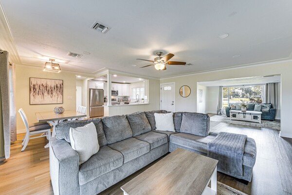 Waterfront Gem 5 Mi To Siesta Key! Bring Your Pet - Sarasota