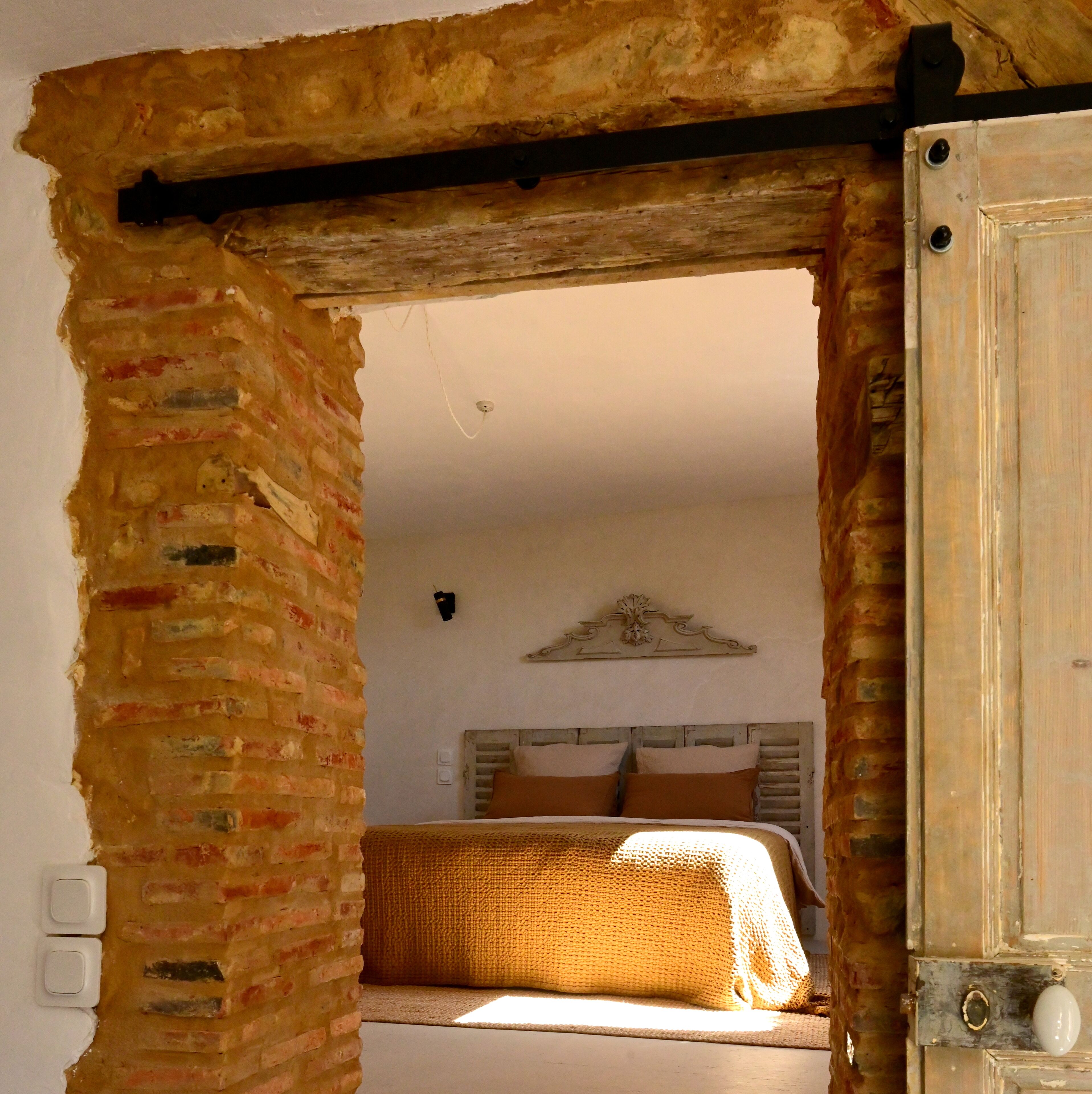 2 quartos, ferros/tábuas de passar roupa, Wi-Fi, roupa de cama