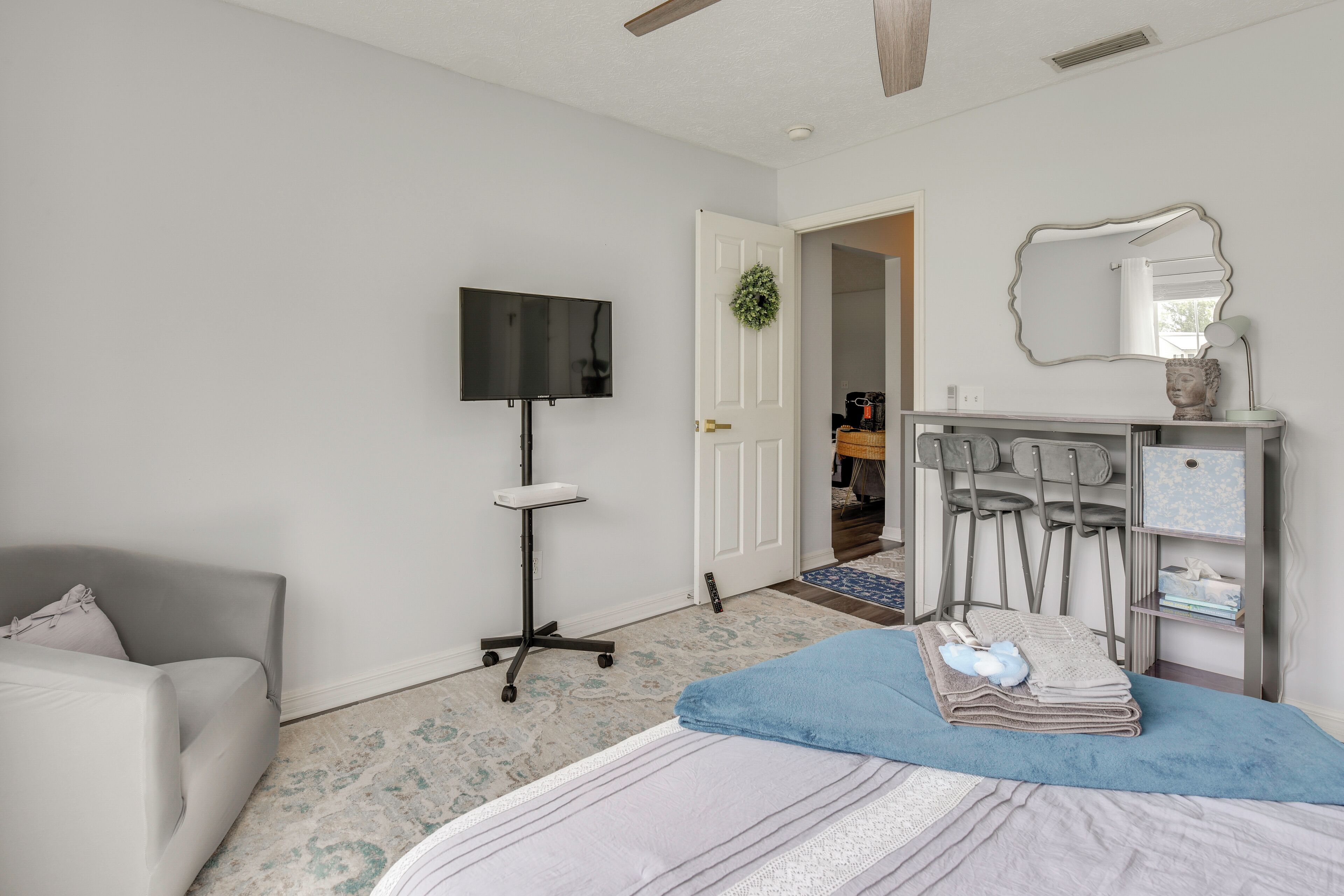 House (2 Bedrooms) | Interior