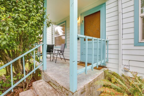 Cozy Vintage in Friendly Neighborhood, 2 Mi to UO!