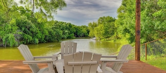 Idyllic Farm Setting! Granbury 'white Daisy Cabin'