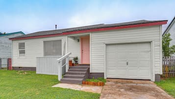 House (2 Bedrooms) | Front of property