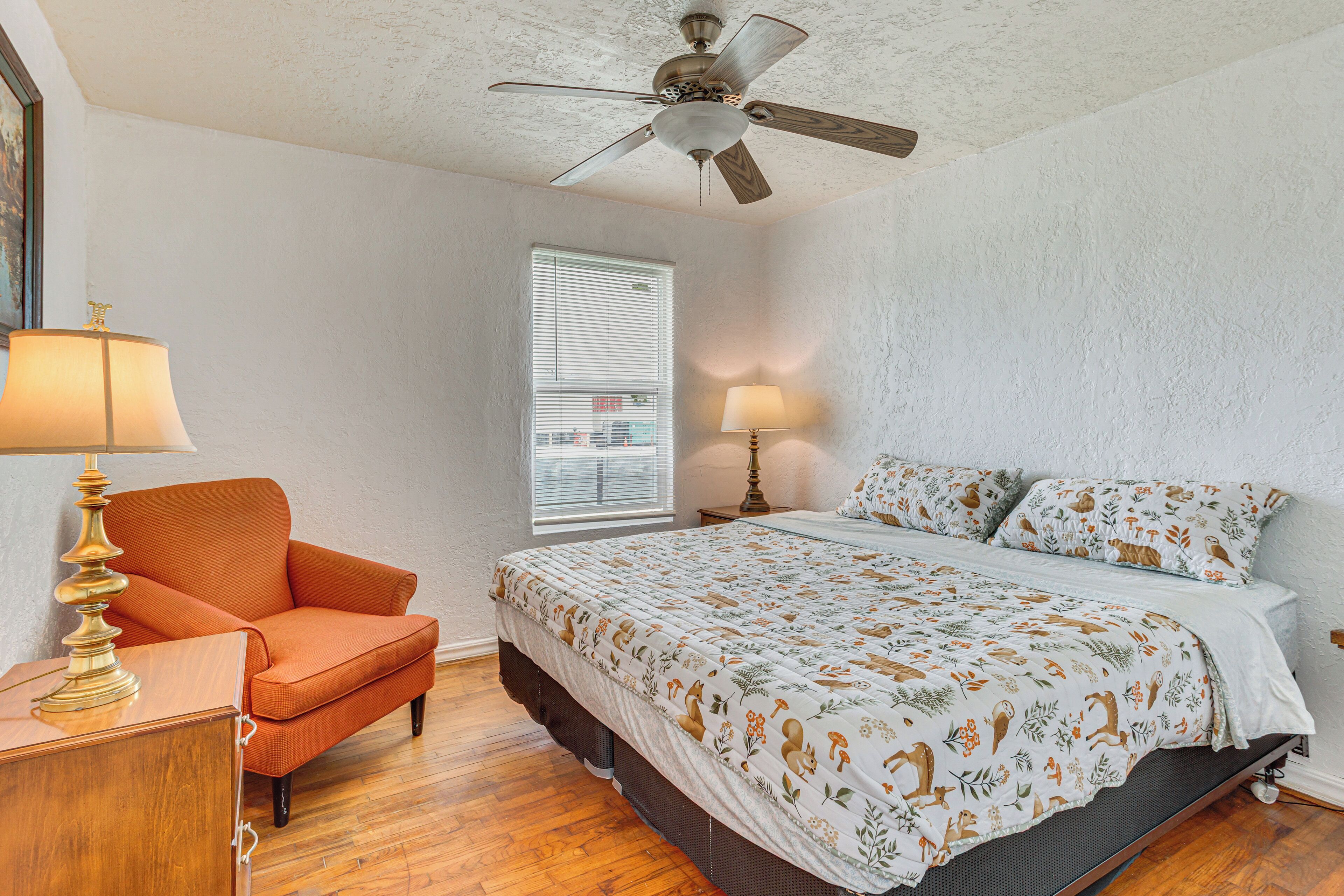 House (2 Bedrooms) | Interior