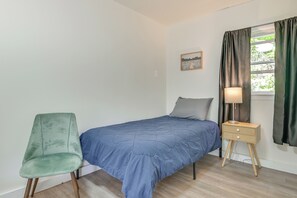 Apartment (0 Bedroom) | Interior - Schroon Lake Room < 1 Mi to Marina & Beach! (Schroon Lake)