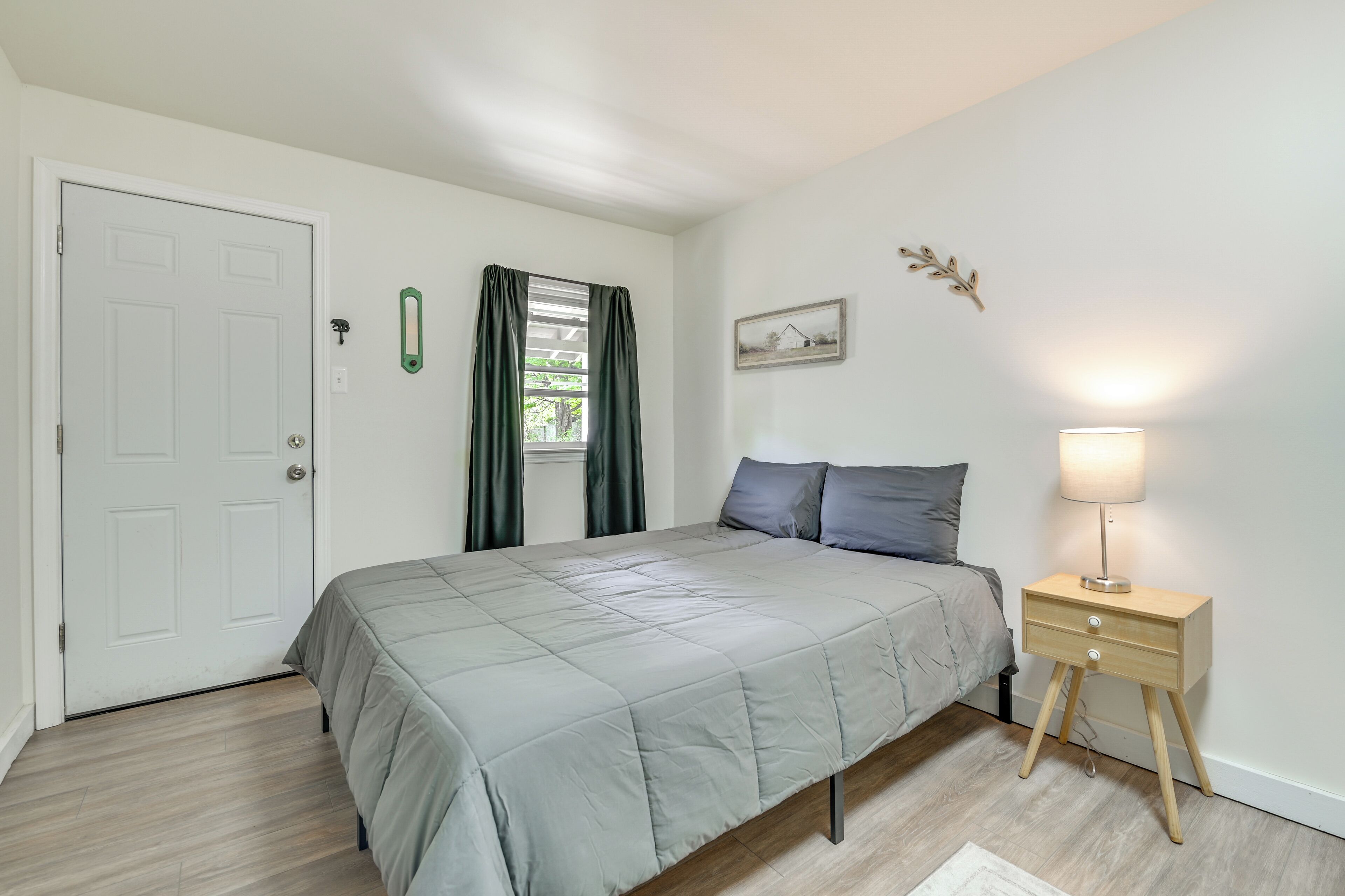 Apartment (0 Bedroom) | Interior