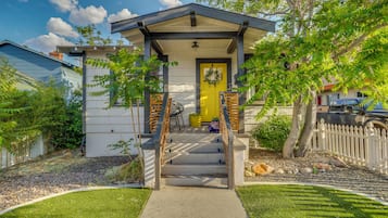 House (3 Bedrooms) | Front of property