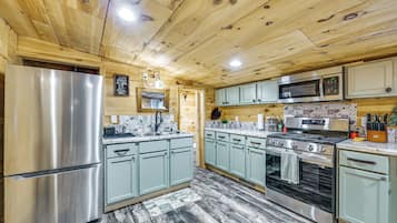 House (2 Bedrooms) | Interior