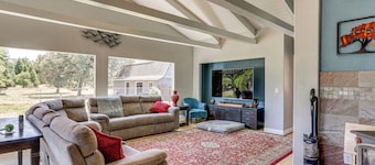 Palo Cedro Family Retreat: Pool, Nat'l Park, Lakes