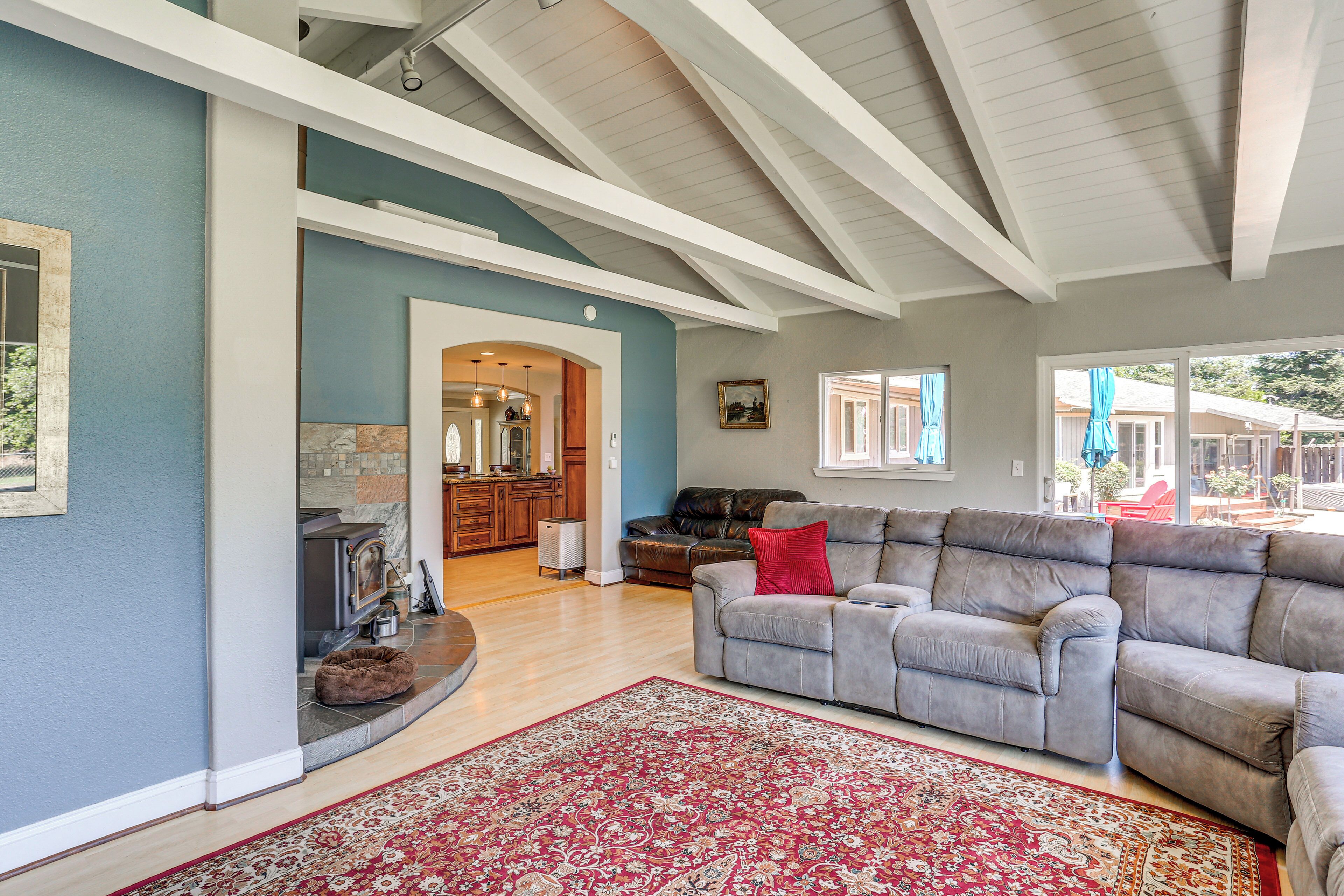 House (5 Bedrooms) | Interior