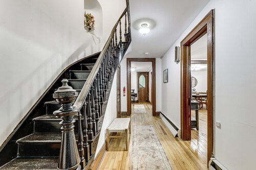 Historic Home 3 Mi to Middletown Main Street