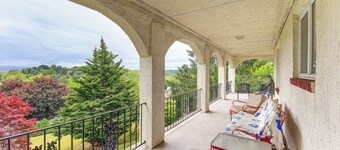 Great for Large Groups! Massive Princeton Estate