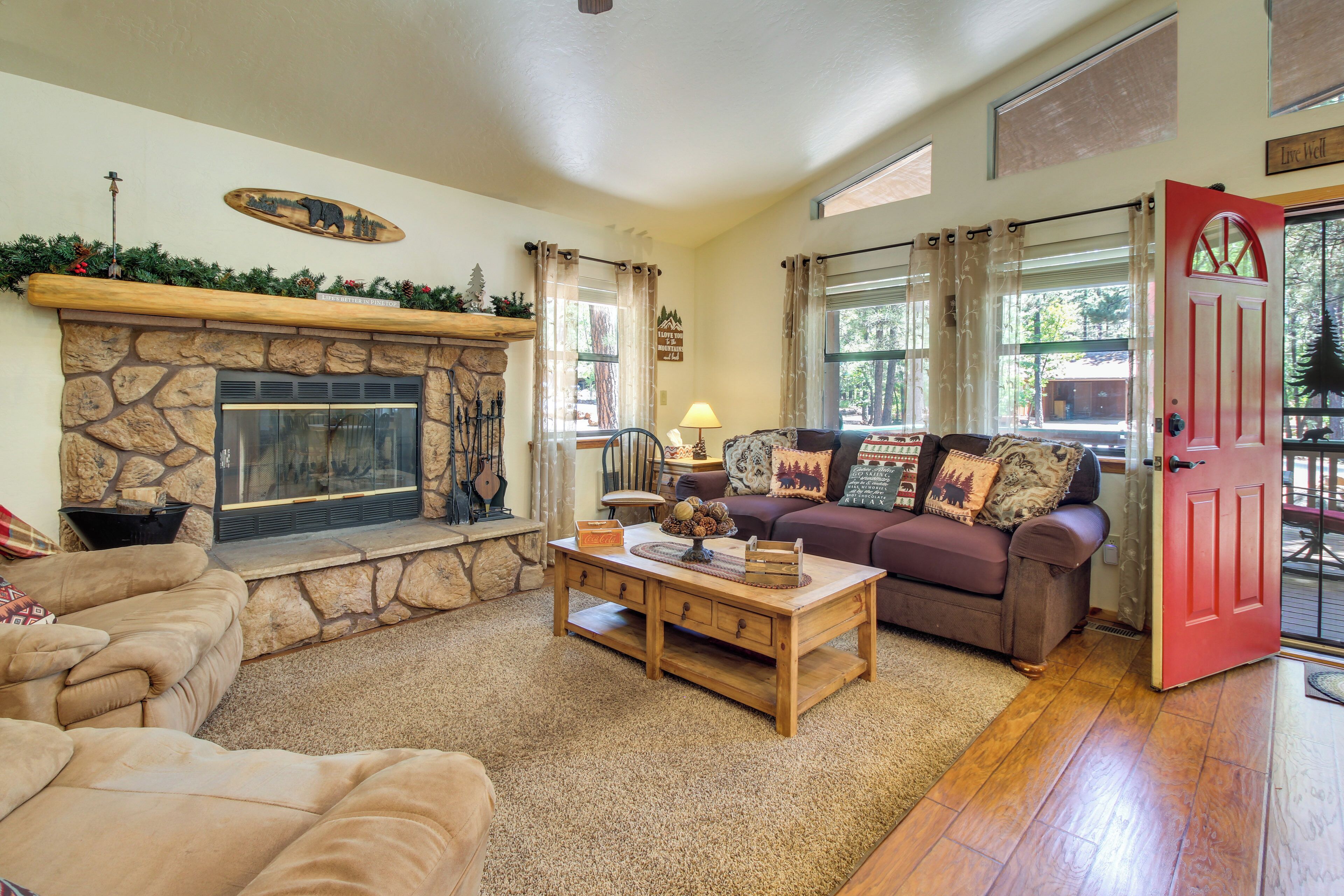 House (3 Bedrooms) | Interior