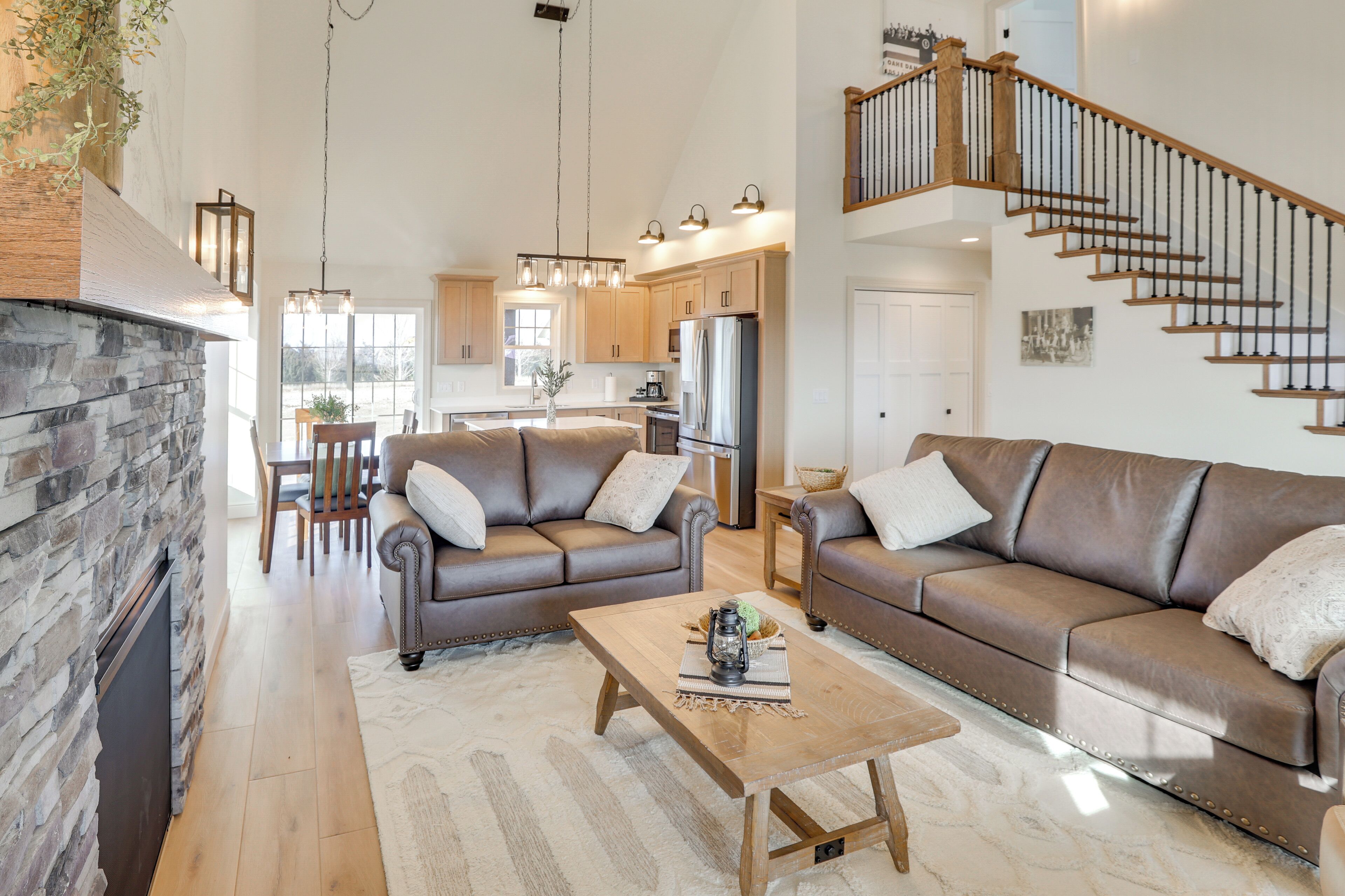 House (6 Bedrooms) | Interior
