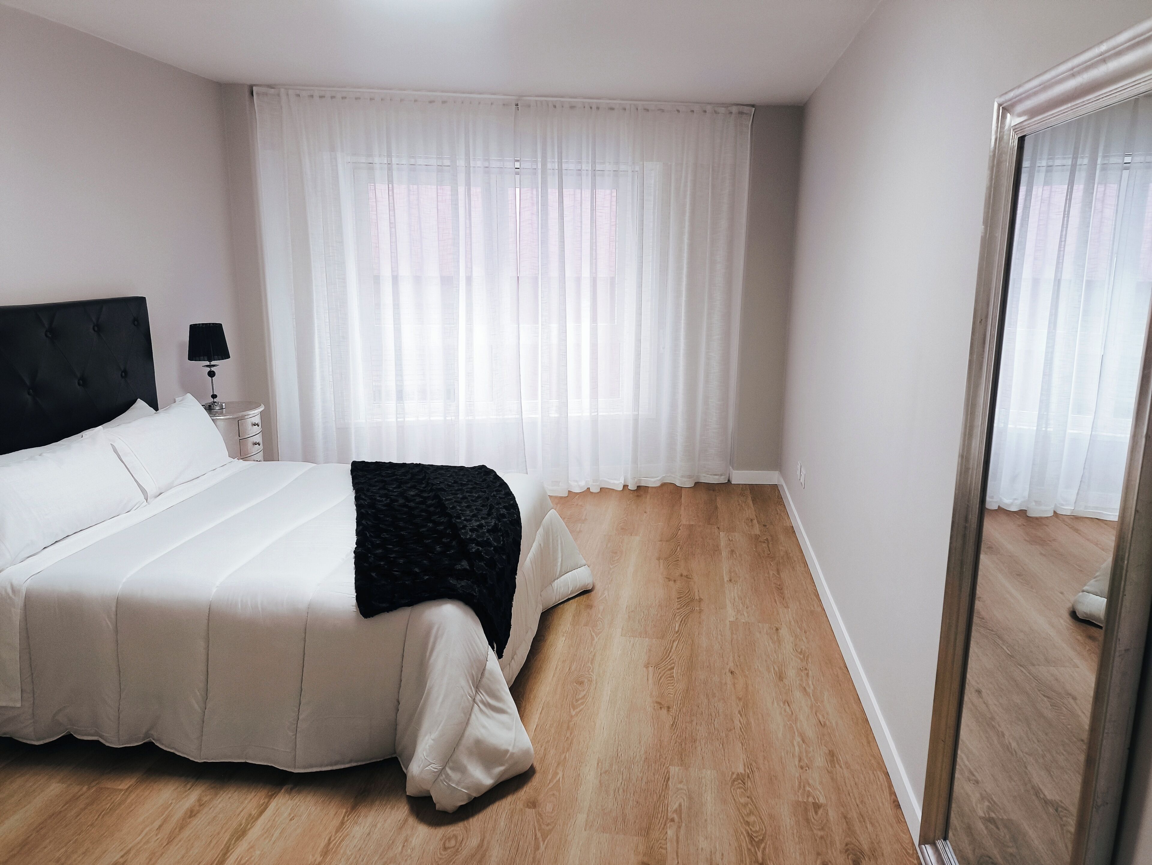 3 slaapkamers, een strijkplank/strijkijzer, wifi, beddengoed