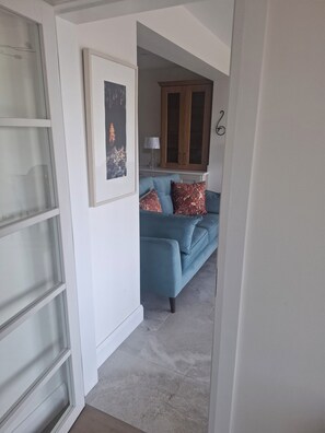 Interior - Beautiful property in the village of Eyeries with panoramic views of the ocean. (Eyeries)