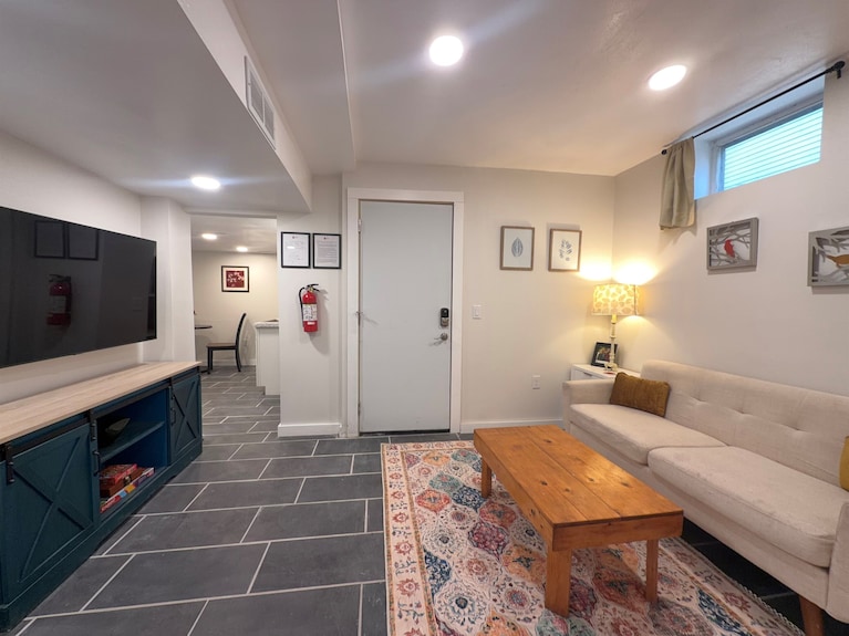 Private Garden Apartment Across From Como Lake - Rowan - White Bear Lake, MN