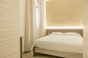 Desk, iron/ironing board, WiFi, bed sheets - Nova Suite - Apartment 100 (Calatafimi)
