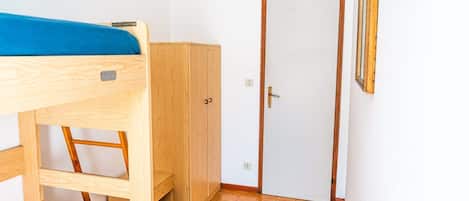 Apartamento, 2 quartos, terraço | 3 quartos
