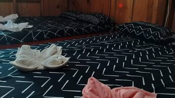 WiFi, bed sheets