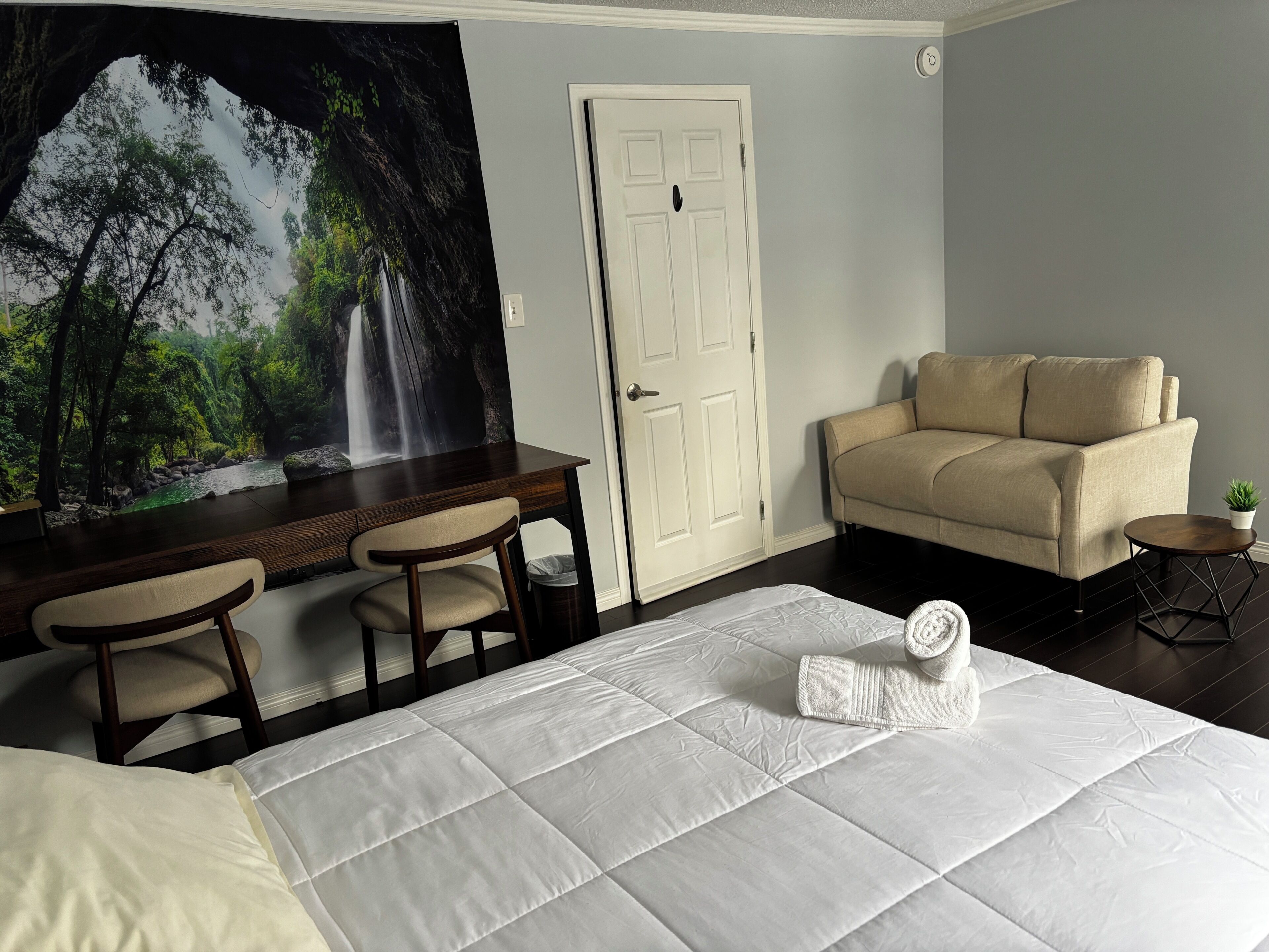 Deluxe Double Room, Garden View | Desk, laptop workspace, blackout curtains, soundproofing