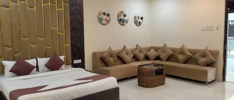 Luxury Studio Suite, Balcony, City View | Desk, laptop workspace, iron/ironing board, free WiFi