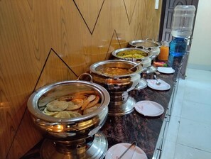 Dining - The Pride Gitbitan (Asansol)