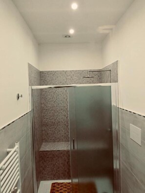 Bathroom - CASA FRANCESCA (MERCATO SAN SEVERINO)