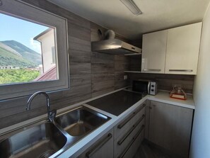 Comfort Apartment, Balcony | Private kitchen - CASA FRANCESCA (MERCATO SAN SEVERINO)