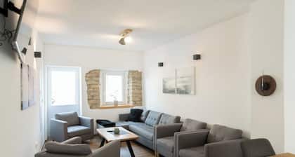 Wonderful private villa for 10 people with TV and terrace