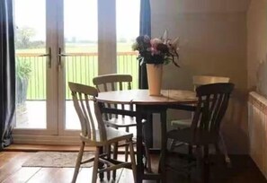 Dining - Farm Stay - Dog - Garden - Parking - Sleeps 5 (Dereham)