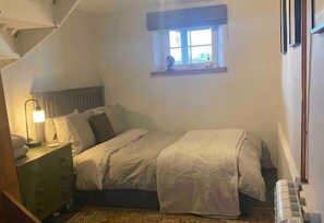 Room - Farm Stay - Dog - Garden - Parking - Sleeps 5 (Dereham)