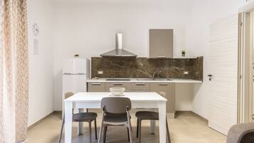 Apartment, Balcony | Private kitchen