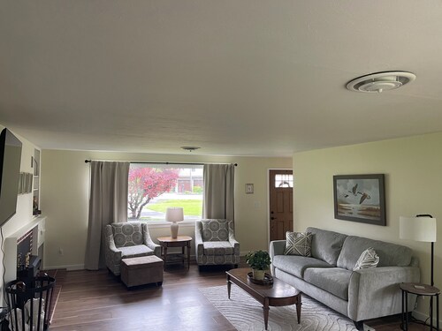 Renovated Finger Lakes Ranch with Owasco Lake Views  Sleeps 6 Near Skaneateles
