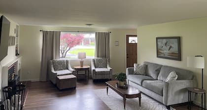 Renovated Finger Lakes Ranch with Owasco Lake Views Sleeps 6 Near Skaneateles