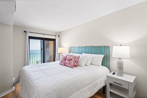 Room - 🏖️ Sundunes 173 | Gulf Front Navarre Beach | Pool + Emerald Coast Views (Navarre)