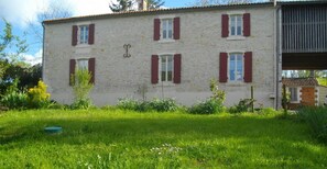 Exterior - Bed and Breakfast 'Chambres D'hôtes Le Peux - Bécacine' with Wi-Fi (Saint-Pierre-le-Vieux)