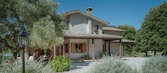 Nice home in Configni