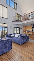 Casa, 3 habitaciones | Zona de estar | Una Smart TV