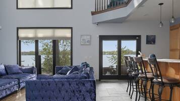 Maison, 3 chambres | Coin séjour | TV connectée