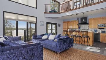 House, 3 Bedrooms | Living area