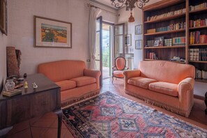 Living area - Beautiful private villa for 6 guests with A/C, WIFI, TV, balcony, pets allowed and panoramic view (Monsummano Terme)